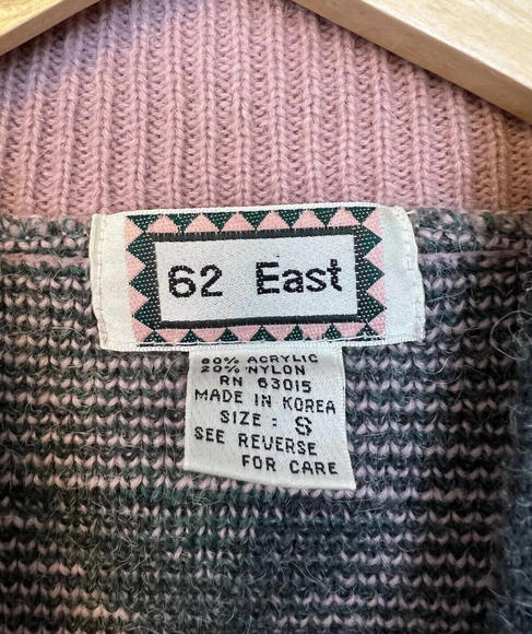 62 East Knit Sweater Vintage Acrylic Nylon Pink Aztec Diamonds Women’s Small - Picture 5 of 10